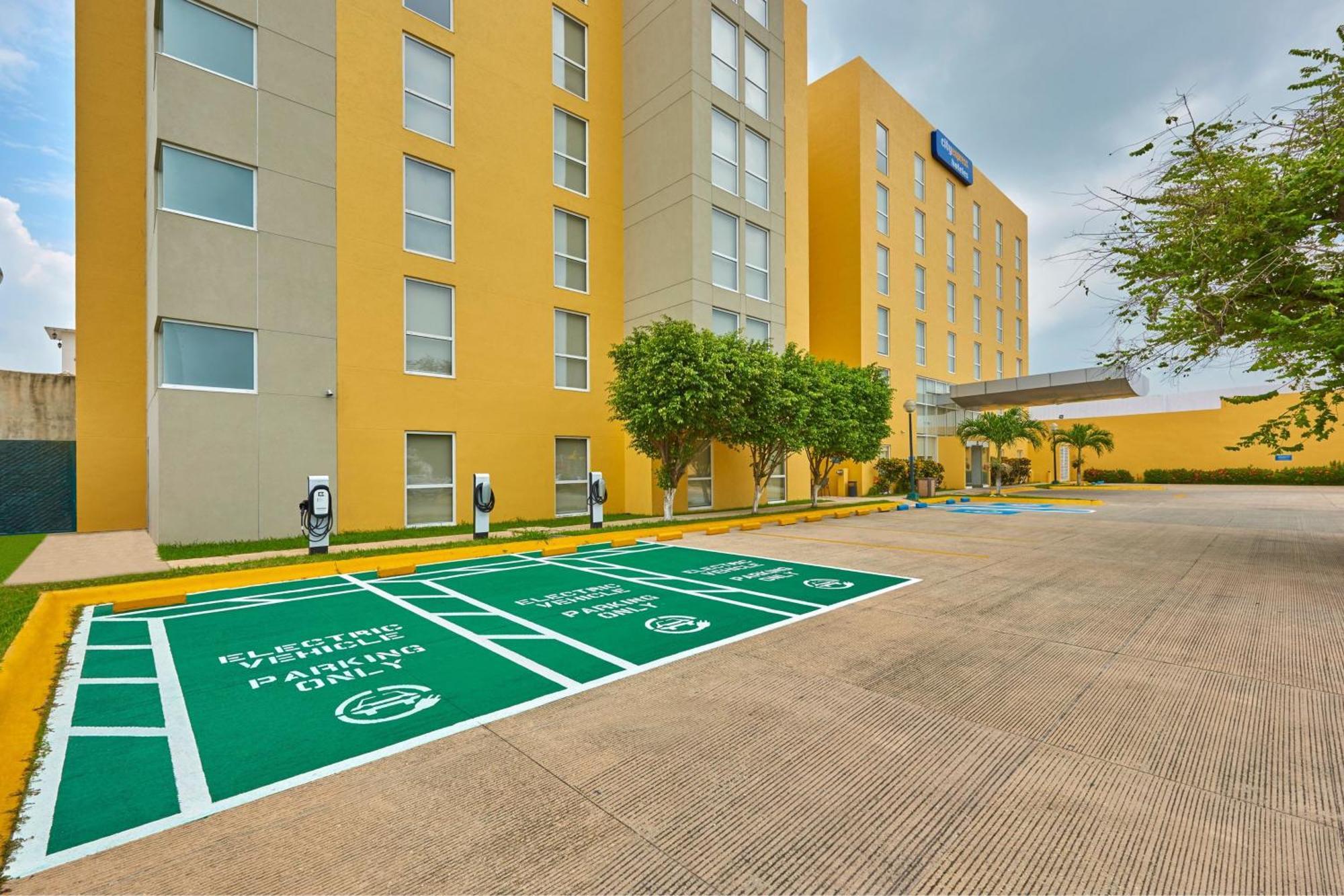 City Express By Marriott Minatitlan Exterior photo