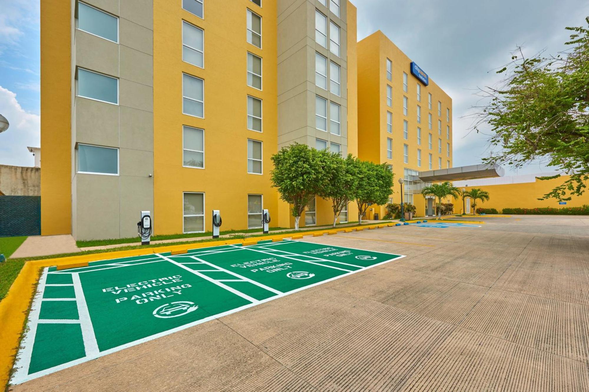 City Express By Marriott Minatitlan Exterior photo